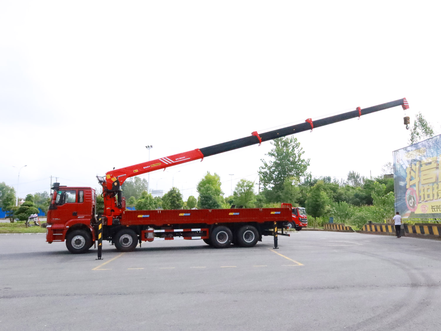 國(guó)六陜汽軒德翼3前四后八上裝三一14噸直臂式吊機(jī)隨車吊