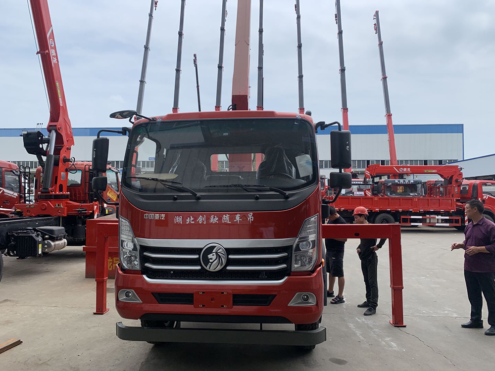 重汽王牌威龍6.3噸4節(jié)臂吊機(jī)隨車(chē)吊